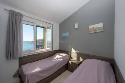 Opremljena apartmanska kuća s pogledom na more - 14