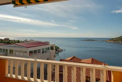 Opremljena apartmanska kuća s pogledom na more - 5