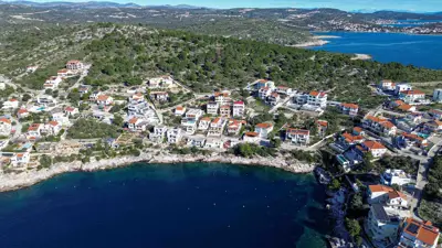 Opremljena apartmanska kuća s pogledom na more - 2