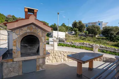 Opremljena apartmanska kuća s pogledom na more - 15