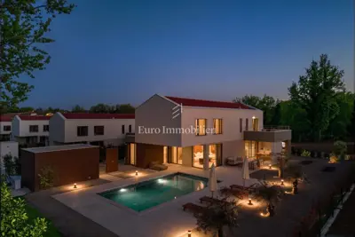Haus zum Kauf in Labin, 283 m² - 13