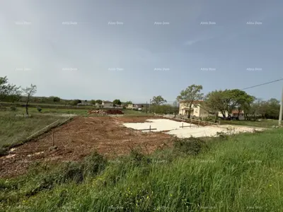 Prodaja građevinskog zemljišta sa građevinskom dozvolom, Svetvinčenat! - 2