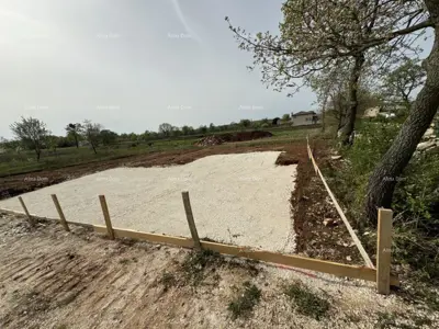 Prodaja građevinskog zemljišta sa građevinskom dozvolom, Svetvinčenat! - 3