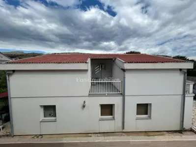 Kuća 290 m², Pag - centar, 6 spavaćih soba - 6