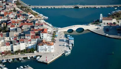 Kuća 290 m², Pag - centar, 6 spavaćih soba - 11