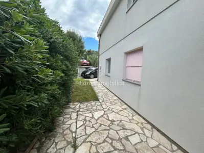 Kuća 290 m², Pag - centar, 6 spavaćih soba - 5