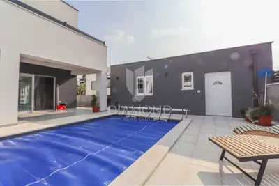 House for sale in Vodnjan, 444 m² - 16