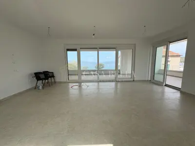 Apartment 139 m², Njivice - first row to the sea - 2