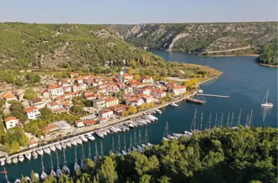 Renovirani hotel u okolici Šibenika, 40m od mora - 2