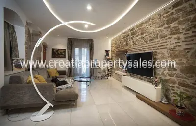 Apartment 111 m², Split - Diocletian's Palace, historical details - 2