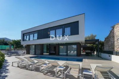 Villa 270 m², Rovinjsko Selo - Pool und Nähe zu Rovinj