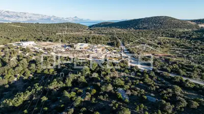Landwirtschaftsfläche 5.381 m², Povlja na Braču, ruhige Lage