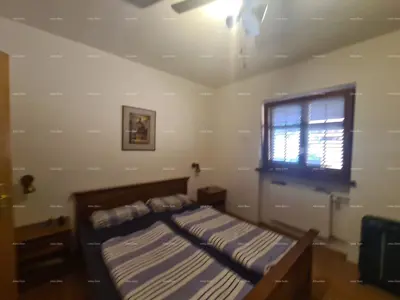 Prodaja velike stambene kuće, pogodne za investiciju, Medulin! - 11