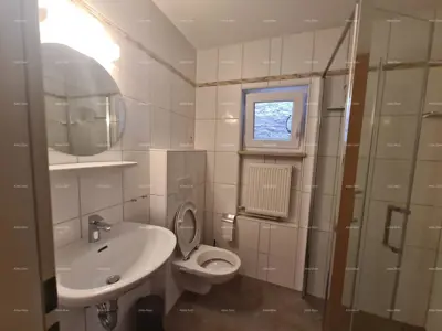Prodaja velike stambene kuće, pogodne za investiciju, Medulin! - 21