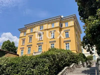 Apartment 96 m², Opatija - Centar, historic villa and view