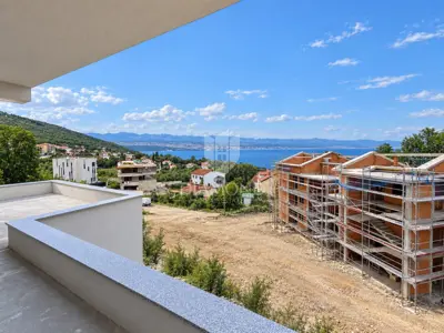 Penthouse u Iki 112 m² s panoramskim pogledom na more