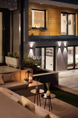 Vila 300 m², Motovun - 6 spavaćih soba i grijani infinity bazen - 4