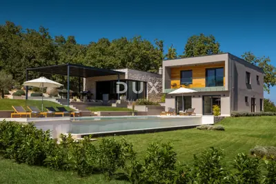 Vila 300 m², Motovun - 6 spavaćih soba i grijani infinity bazen - 9