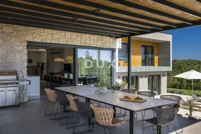 Vila 300 m², Motovun - 6 spavaćih soba i grijani infinity bazen - 13