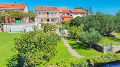 House 188 m², Umag - renovated with yard