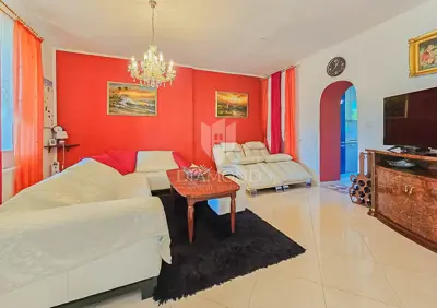 Haus 188 m², Umag - renoviert mit Hof - 6