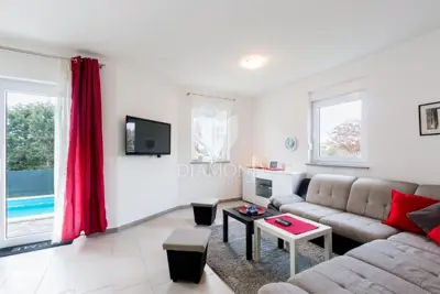 Kuća 200 m², Vodnjan okolica - bazen i privatnost - 4