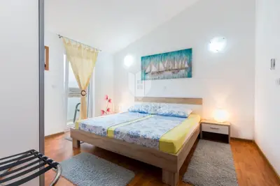 Kuća 200 m², Vodnjan okolica - bazen i privatnost - 19