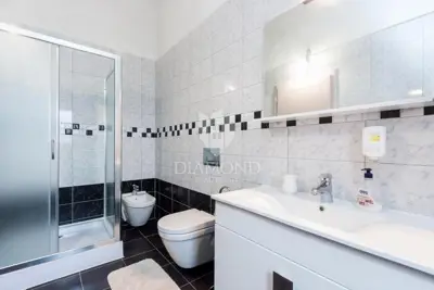 Kuća 200 m², Vodnjan okolica - bazen i privatnost - 17