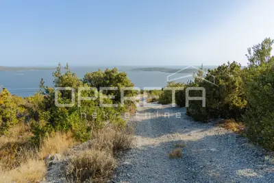Agricultural land 5,232 m², Vinišće - Paljevina - 5