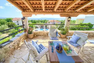 Kuća 260 m², Malinska - Okolica, bazen i pogled na more - 21