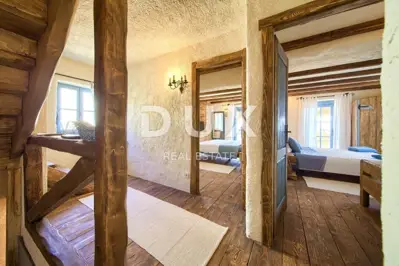 Kuća 260 m², Malinska - Okolica, bazen i pogled na more - 12