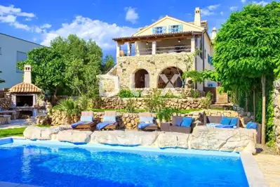 Kuća 260 m², Malinska - Okolica, bazen i pogled na more - 2