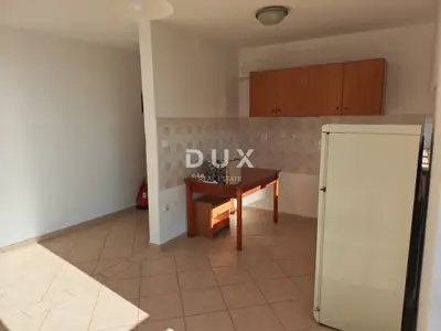 House 283 m², Ližnjan - 5 apartments and sea view - 7