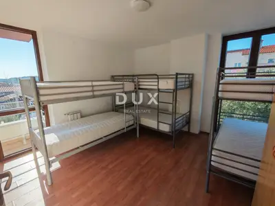 House 283 m², Ližnjan - 5 apartments and sea view - 10