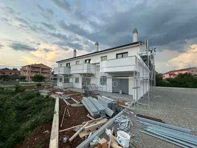 Stan 122 m², Viškovo - dvoetažni, okućnica 50 m²