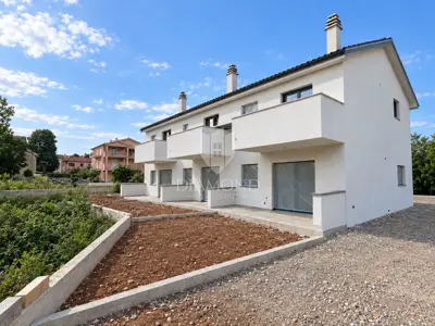 Stan 122 m², Viškovo - dvoetažni, okućnica 50 m²