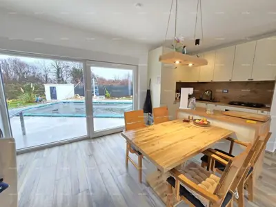 Haus 140 m², Grandići - ebenerdige Immobilie mit Pool - 14