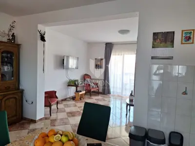 House 345 m², Pula Centar - commercial space and apartment - 3