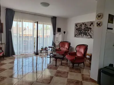 House 345 m², Pula Centar - commercial space and apartment - 2