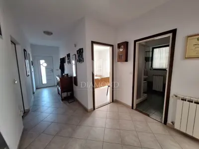 House 345 m², Pula Centar - commercial space and apartment - 7