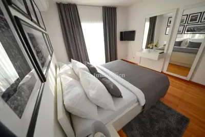 Villa drugi red do mora, otok Vir - 9