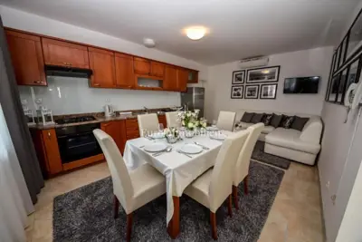 Villa drugi red do mora, otok Vir - 17