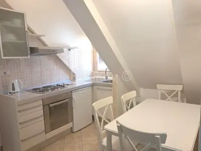Split, Riva najam do sezone