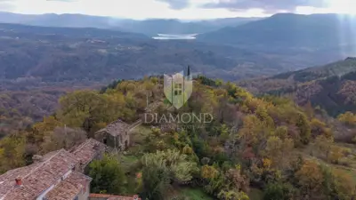 Estate in Motovun, 3 stone houses and 3,700 m² of land - 19