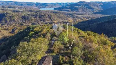 Estate in Motovun, 3 stone houses and 3,700 m² of land - 3