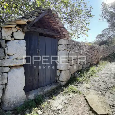 Imanje 1.078 m², Drvenik Veliki - građevinska zona - 13