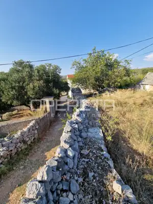 Imanje 1.078 m², Drvenik Veliki - građevinska zona - 9