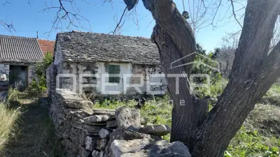 Imanje 1.078 m², Drvenik Veliki - građevinska zona - 6