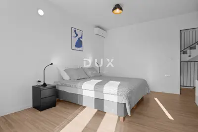 House 365 m², Poreč - two residential units - 15