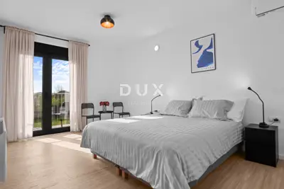 House 365 m², Poreč - two residential units - 14